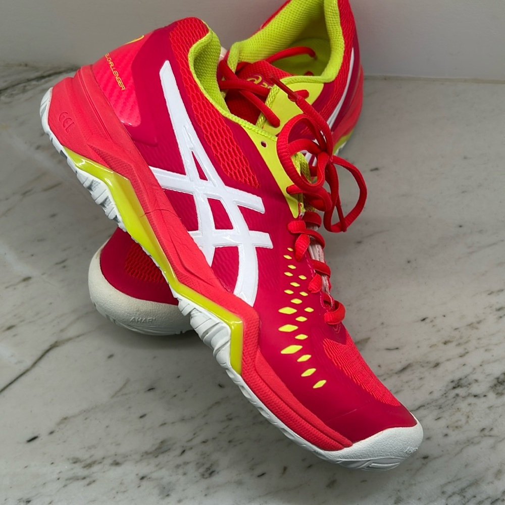 Brand new ASICS Gel-Challenger 12